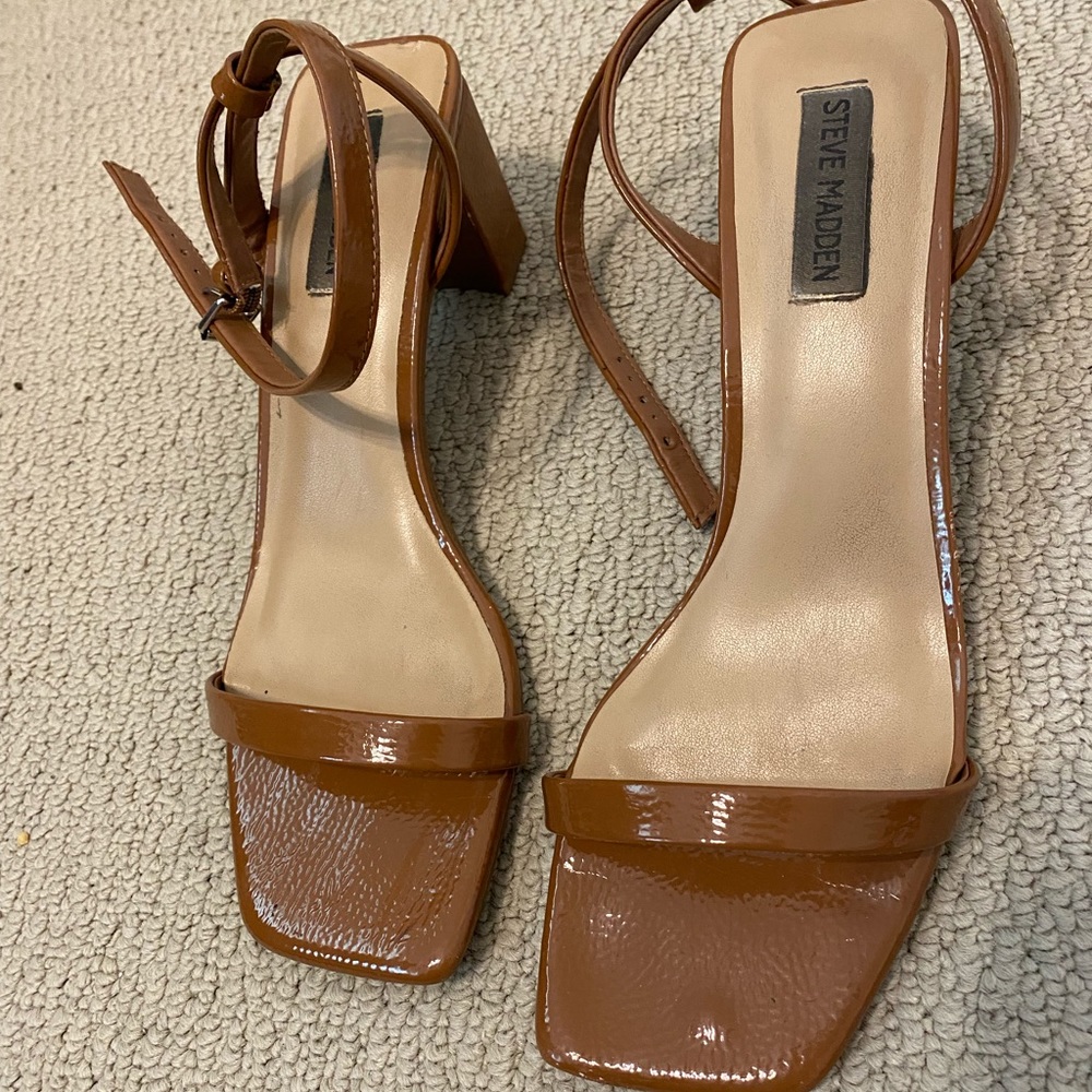 Steve Madden brown patent leather heel sandal